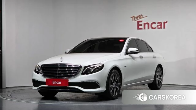 Mercedes-Benz E-Class W213 2019 Белый из Кореи