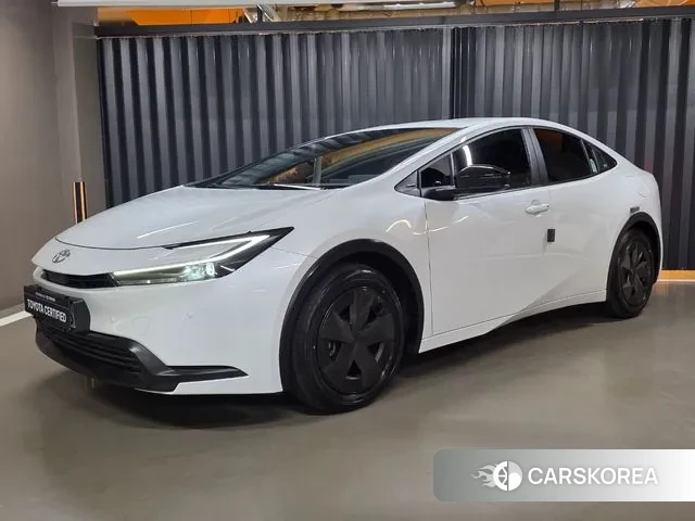 Toyota Prius 5th Generation 2024 Белый из Кореи