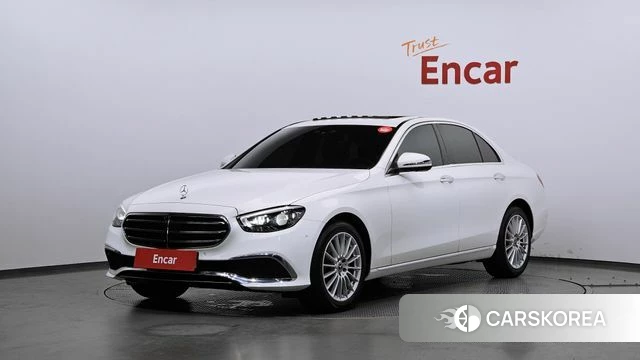 Mercedes-Benz E-Class W213 2022 Белый из Кореи
