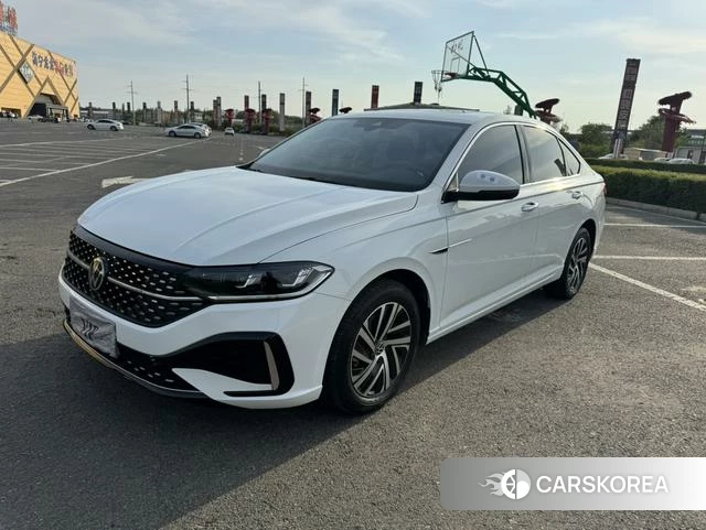Volkswagen Lavida 2023 Белый из Китая