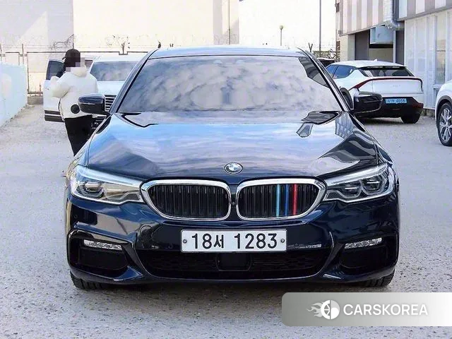 BMW 5 Series (G30) 2018 Черный из Кореи
