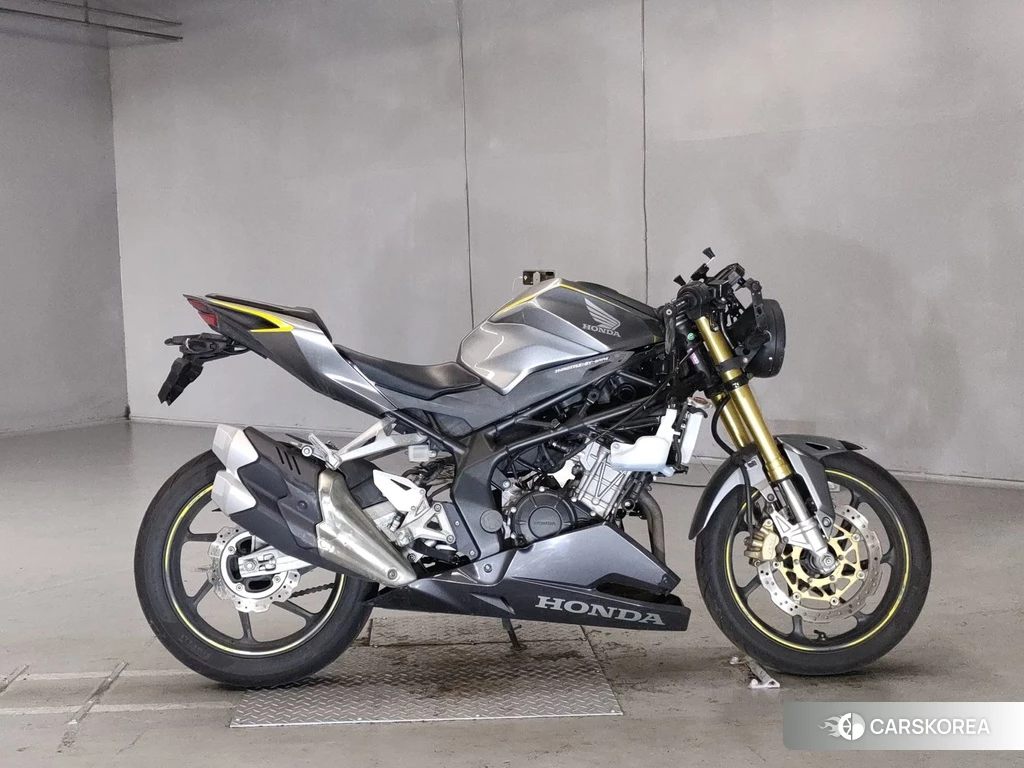 Проданный Honda CBR250RR 2017 из Японии, фото 2