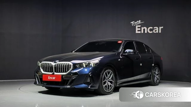 BMW 5 Series (G60) 2024 Синий из Кореи