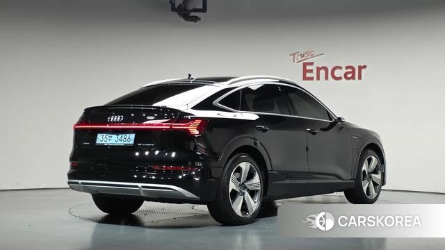 Audi e-Tron 2021 Черный из Кореи
