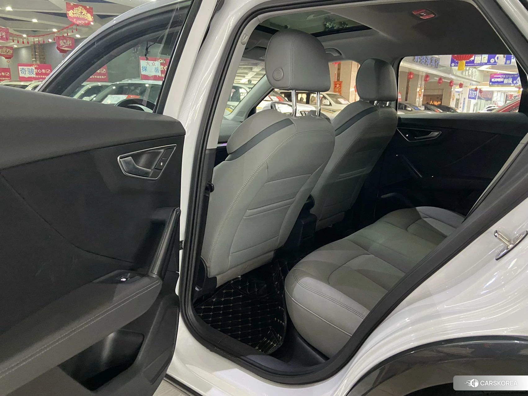 Audi Q2L 2021 Белый из Китая
