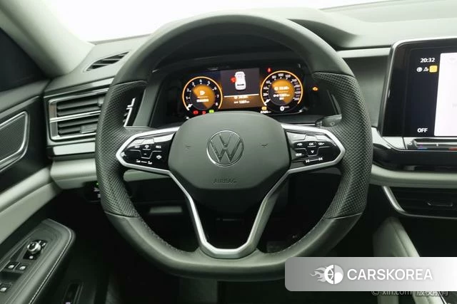 Volkswagen Tourang 2024 Черный из Китая