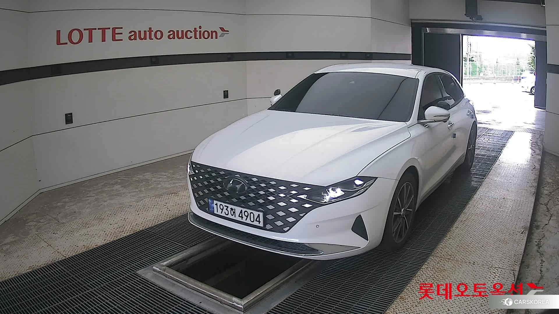 Hyundai Grandeur 2023 Creamy White Pearl (optional) из Кореи