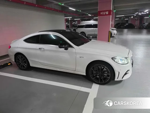 Mercedes-Benz C-Class W205 2023 Белый из Кореи