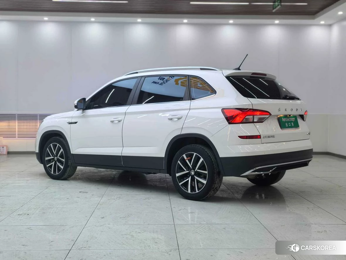 Skoda Komick 2022 Белый из Китая