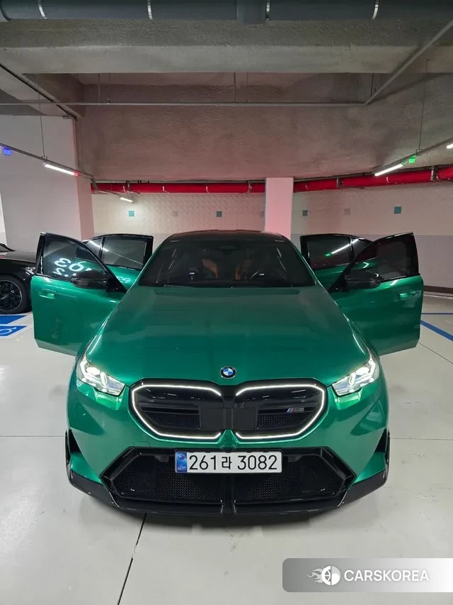 BMW M5 (G90) 2025 Черный из Кореи