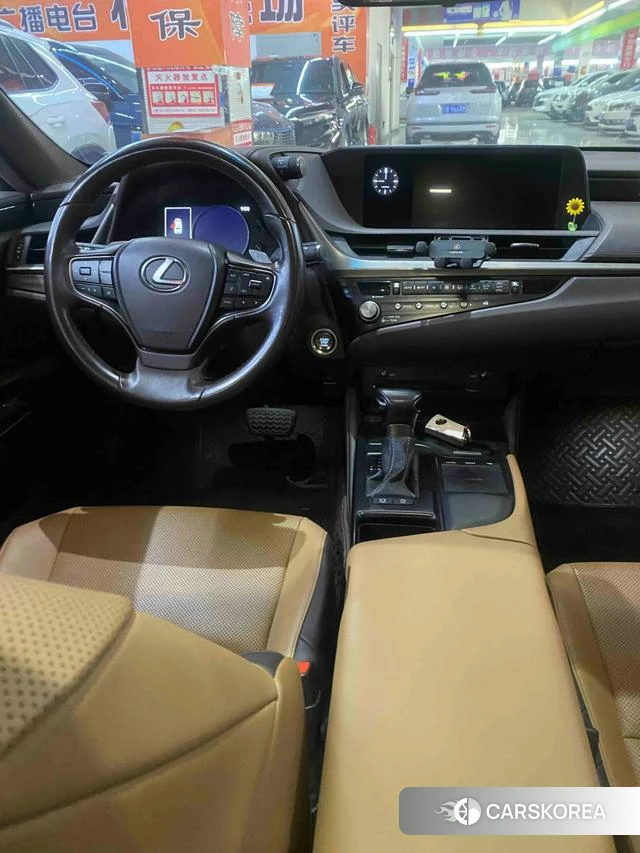 Lexus ES 2021 Шампань из Китая