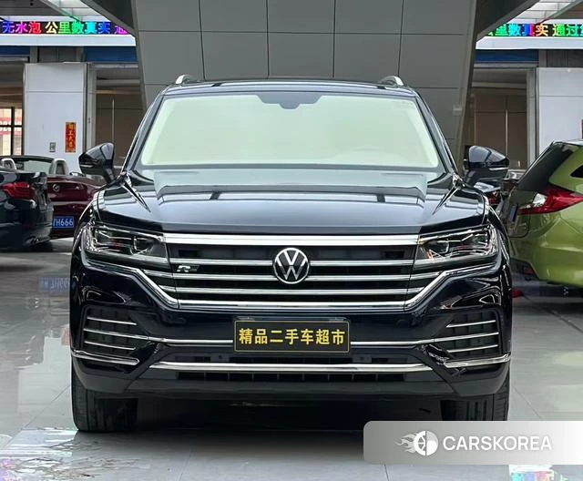 Volkswagen Touareg 2021 Черный из Китая