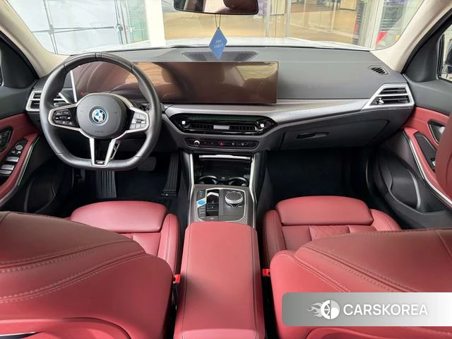 BMW i3 2024 Белый из Китая