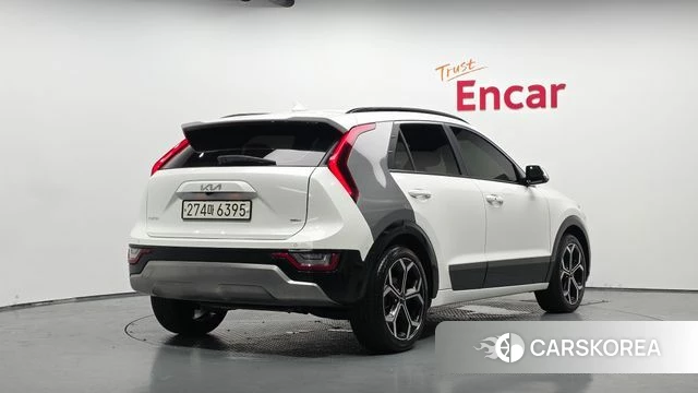 Kia Di Ol Nu Niro 2023 Белый из Кореи