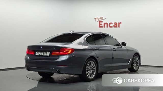 BMW 5 Series (G30) 2020 Серебристо-серый из Кореи