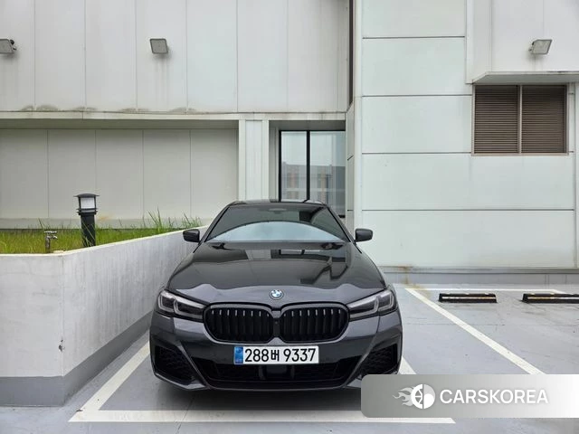 BMW 5 Series (G30) 2023 Серый из Кореи