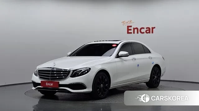 Mercedes-Benz E-Class W213 2019 Белый из Кореи