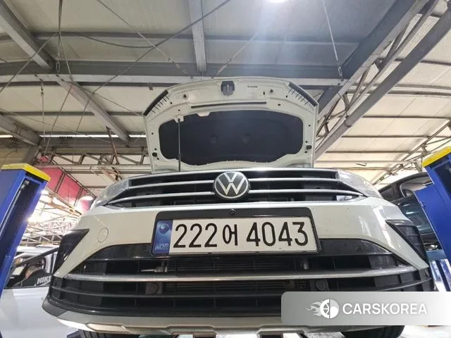 Volkswagen Tiguan second Generation 2024 Белый из Кореи