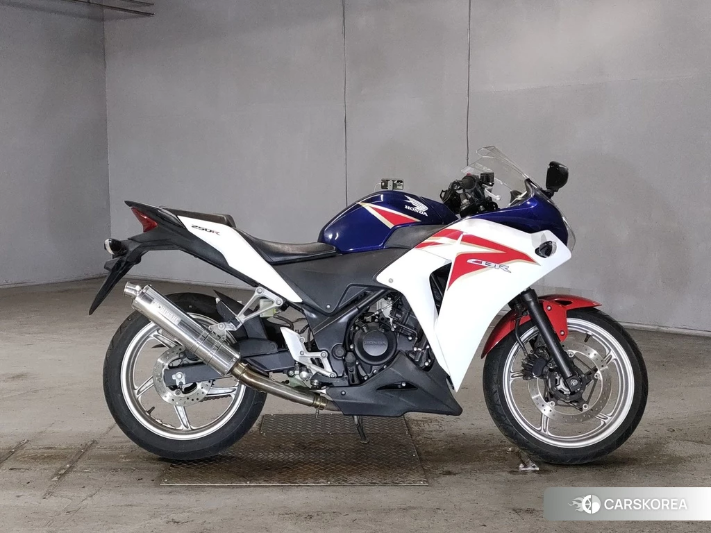Проданный Honda CBR250R 2011 из Японии