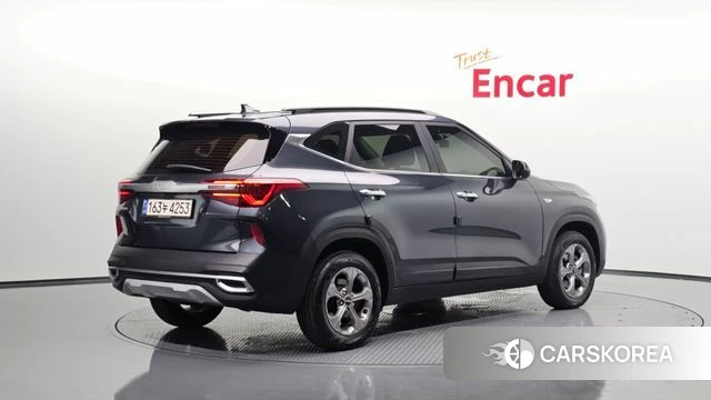 Kia Seltos 2021 Серый из Кореи