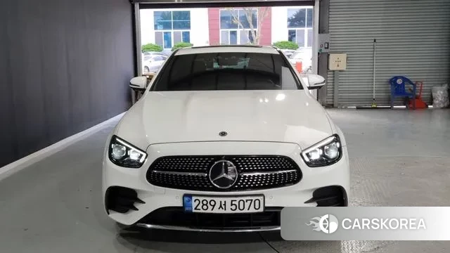 Mercedes-Benz E-Class W213 2021 Белый из Кореи