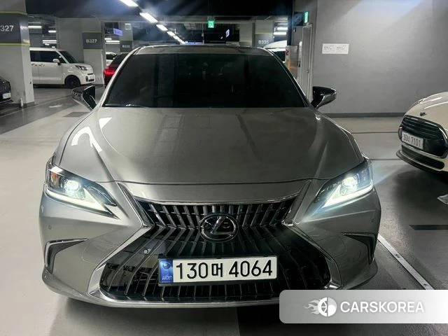 Lexus ES300h 7th generation 2023 Цвет тростника из Кореи