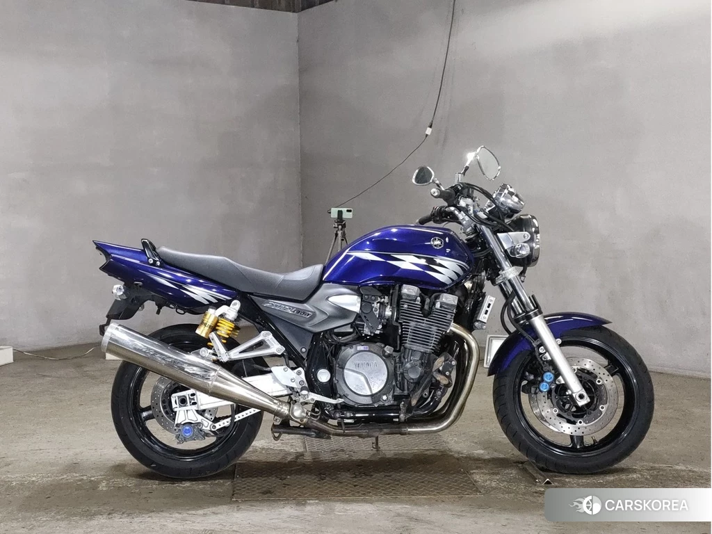 Проданный Yamaha XJR 1300 2010 из Японии