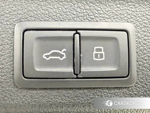 Audi Q3 2021 Темно-серый из Китая