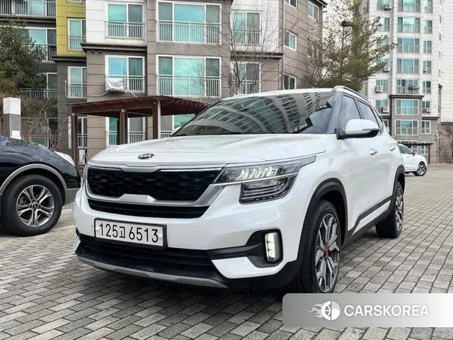 Kia Seltos 2021 Белый из Кореи