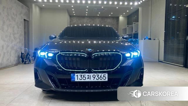 BMW 5 Series (G60) 2024 Серый из Кореи