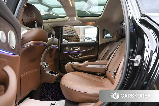 Mercedes-Benz E-class 2022 Черный из Китая