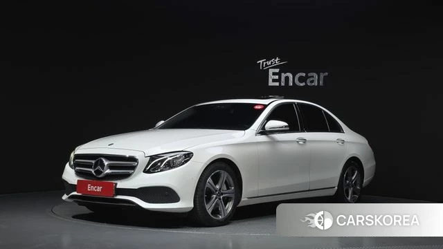Mercedes-Benz E-Class W213 2019 Белый из Кореи