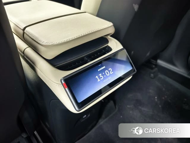 Weilai ES6 2026 Серебристо-серый из Китая