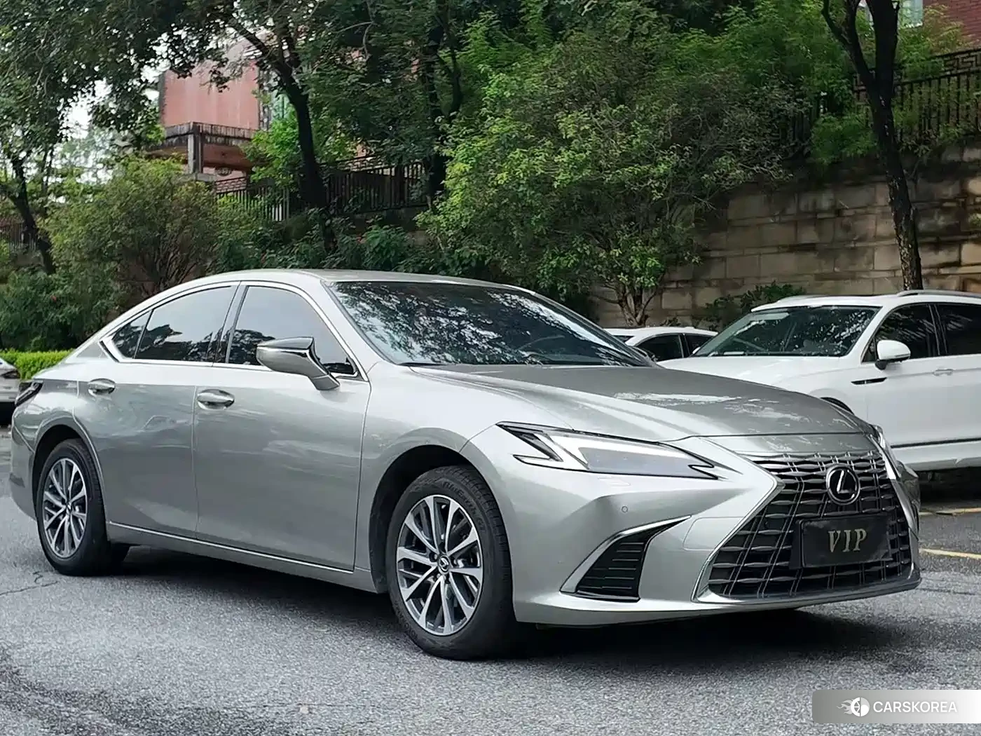 Lexus ES 2025 Silver/gray из Китая