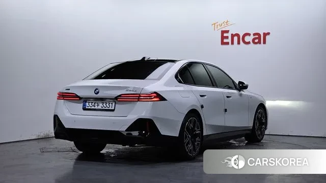 BMW 5 Series (G60) 2025 Белый из Кореи