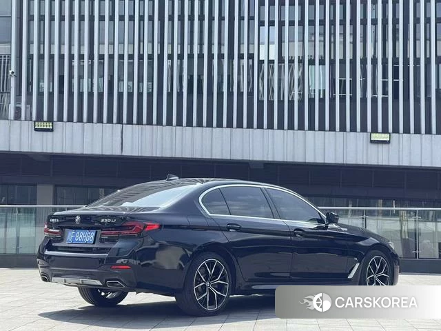BMW 5 series 2023 Черный из Китая
