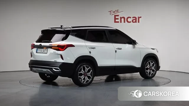 Kia Seltos 2021 Белый из Кореи