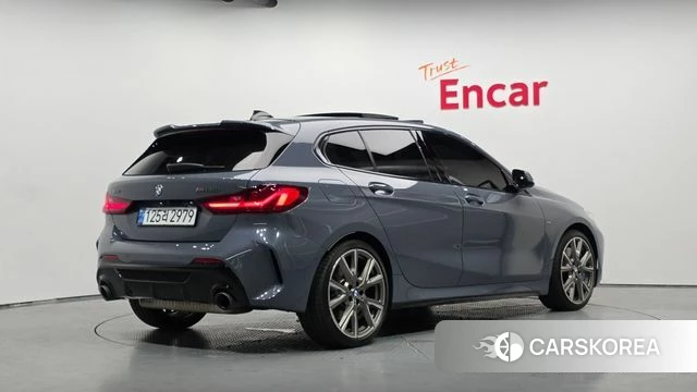 BMW 1 Series (F40) 2021 Небесно-голубой из Кореи