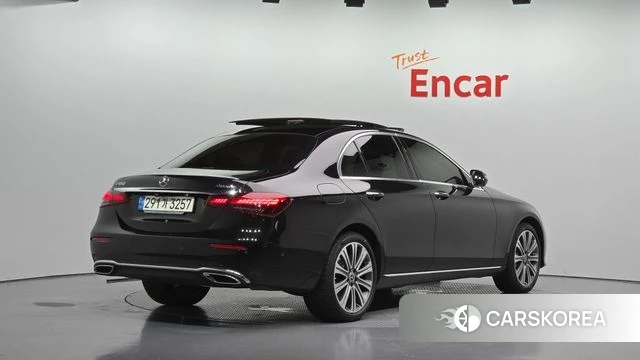 Mercedes-Benz E-Class W213 2021 Черный из Кореи