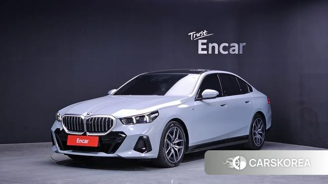 BMW 5 Series (G60) 2024 Серый из Кореи