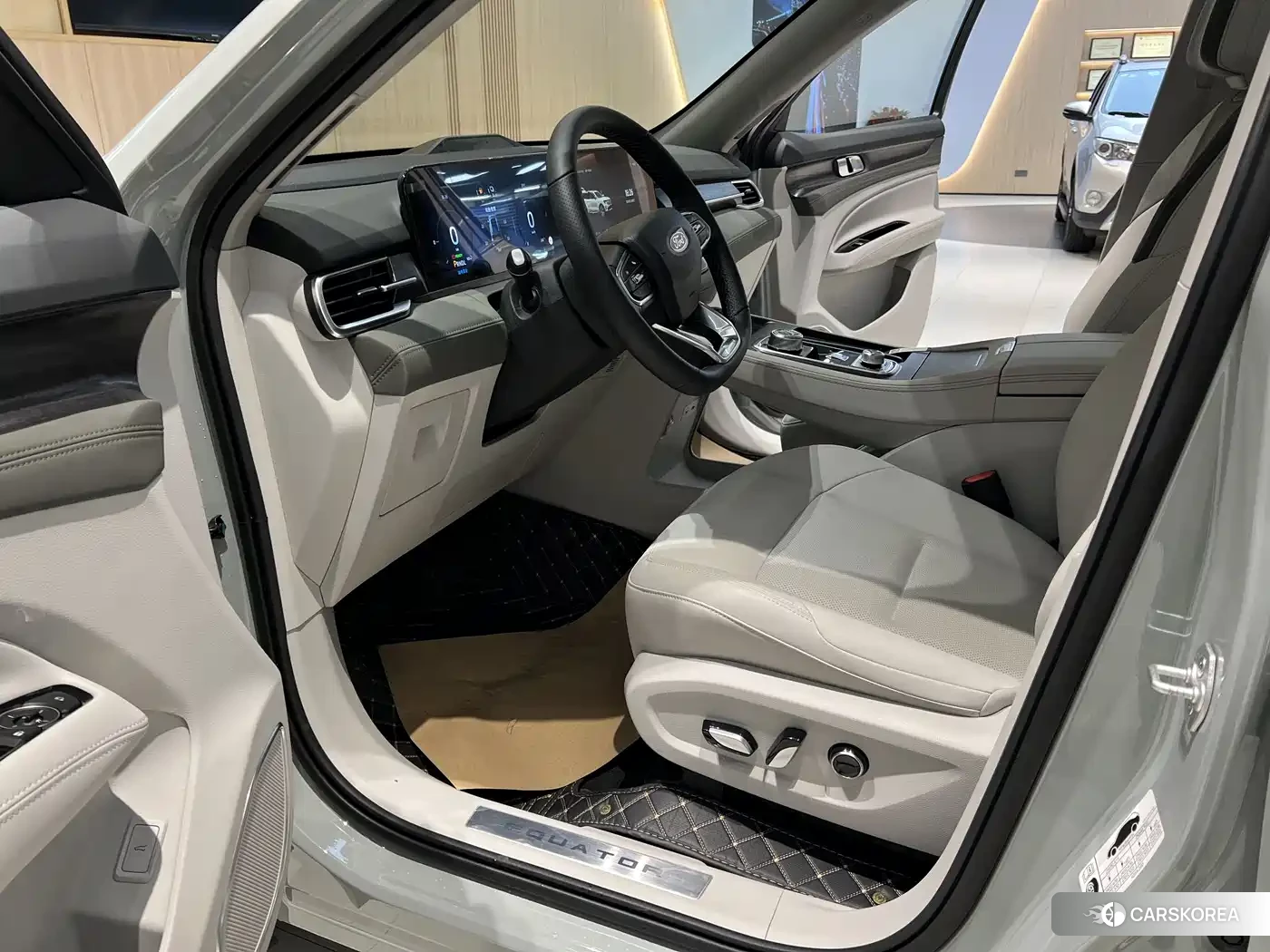 Ford Lingyu New Energy 2026 Silver/gray из Китая