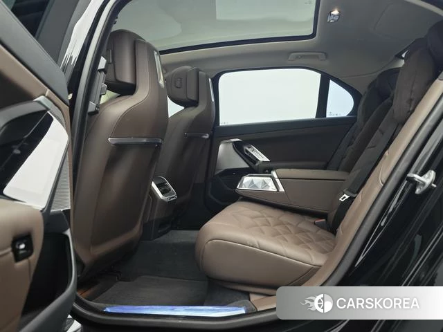 BMW 7 series 2024 Черный из Китая
