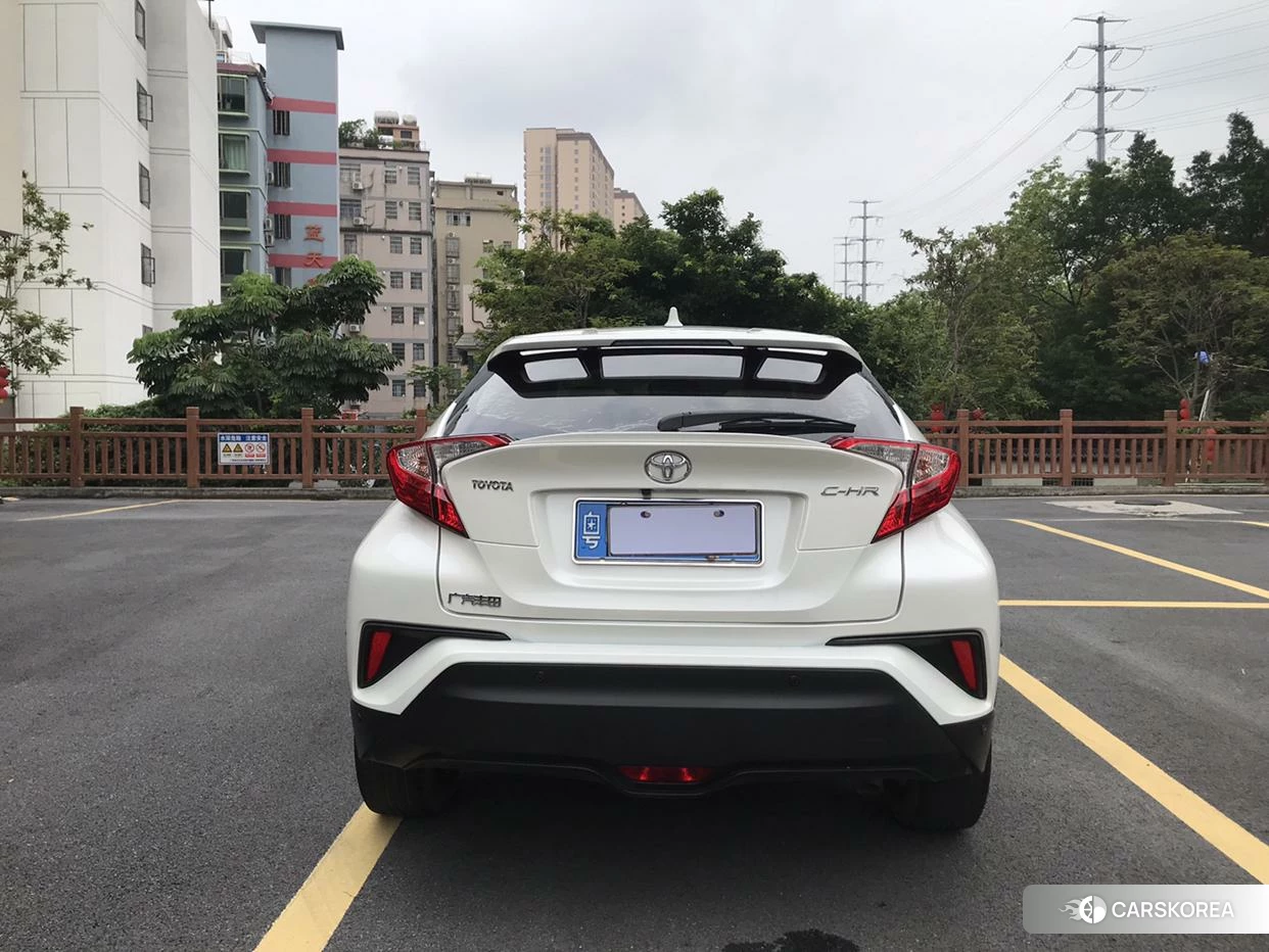 Toyota C-HR 2019 Белый из Китая