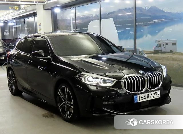 BMW 1 Series (F40) 2022 Черный из Кореи