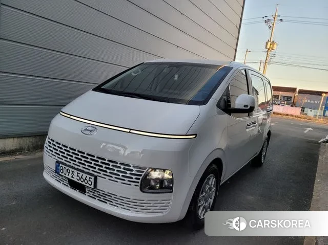 Hyundai Staria 2023 Белый из Кореи