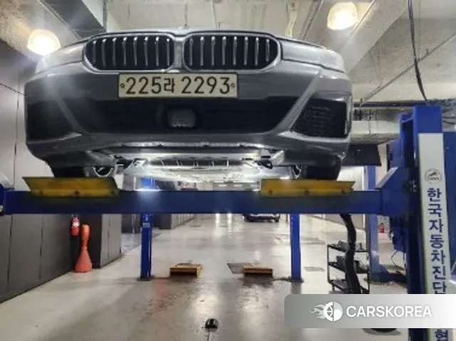 BMW 5 Series (G30) 2023 Серый из Кореи