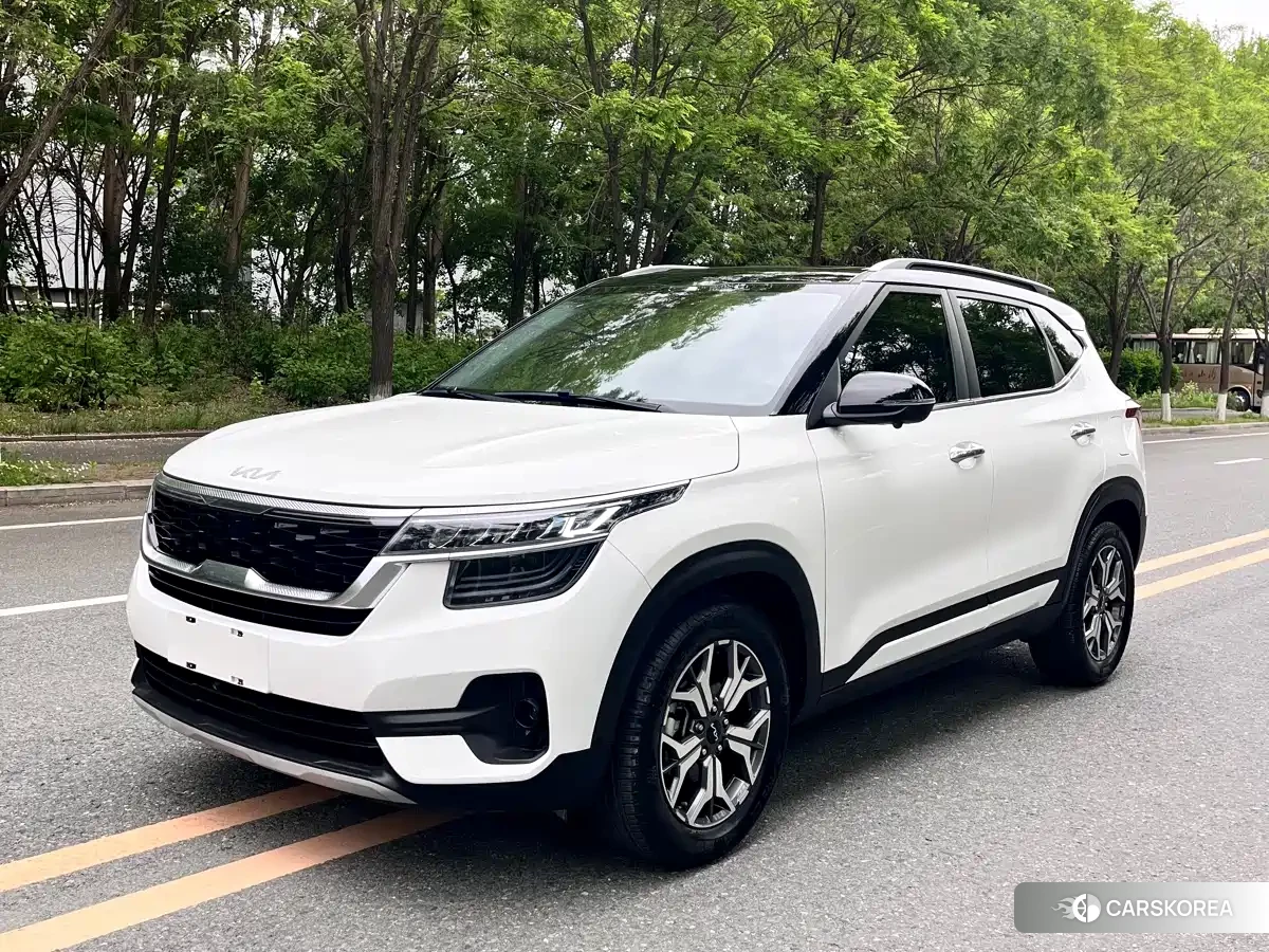 Kia KX3 proud run 2022 Белый из Китая, фото 2