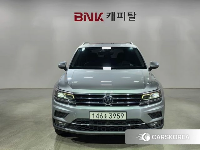 Volkswagen Tiguan Allspace 2020 Серебристо-серый из Кореи