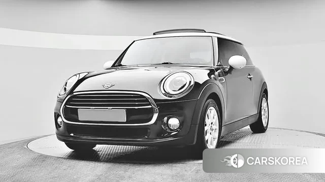 Mini Cooper 2018 Черный из Кореи
