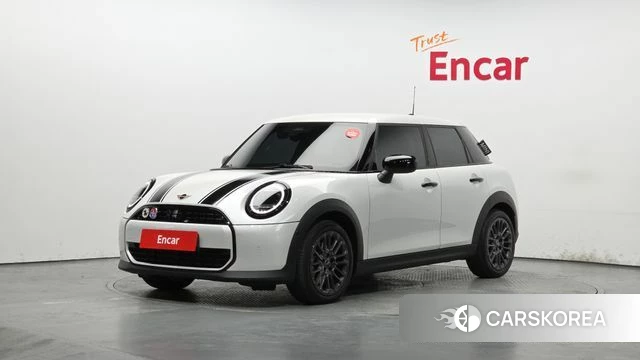 Mini Cooper C 4th generation 2025 Белый из Кореи